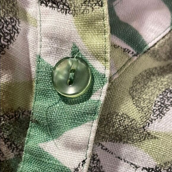 Linen Leaf Print Button-Up Blouse - Picture 3 of 11